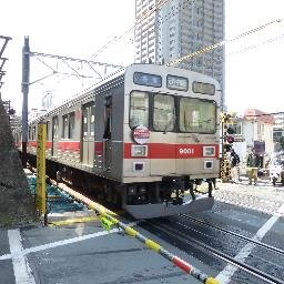 富士山などの山や野鳥、電車などの写真を撮っています。