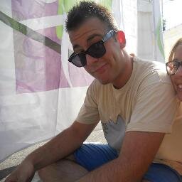 attivista ammazzateci tutti, passione per lo sport qualsiasi sport che contenga un pallone,pallina, in qualsiasi forma,studio all'accademia delle belle arti CZ