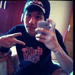 meu nome é jhonny de paula yang, moro em guaratingueta-sp tenho 16 anos e gosto de fazer nd