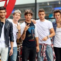FREE FOLLOW ACCOUNT. IT WOULD BE NICE IF YOU FOLLOW @bouncyniallx . Love You babes! xoxo