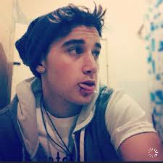 Sup bitches.. Luke is my name, dont wear it out cuz u will be screaming it later, im Bi and not ashamed, u wanna fuk, DM me, i got you