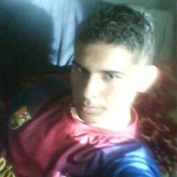 no se me la paso todo el dia en mi cuarto y lo unico que hago es nada ;D Me sigue y te Sigo