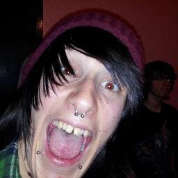 SUCK MY BAWS :P haha hey im Xander, early 18, i live in Chicago, anyway hit me up if you wanna chat or anything..