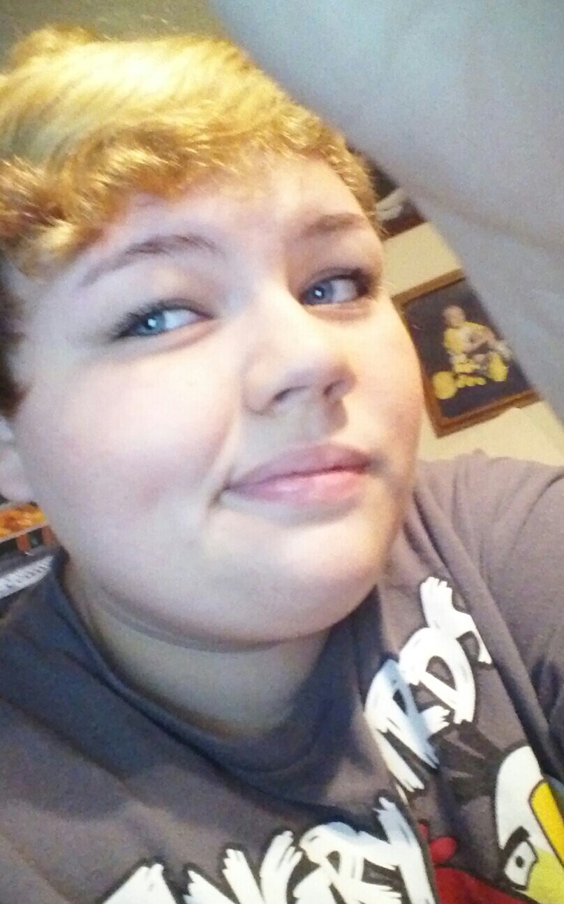 ~Kik me: ILikeYourFacex33~ I follow back!!