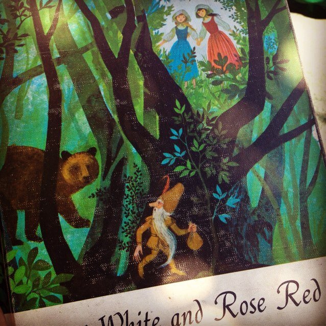 IndieFestive's profile picture. For a festive table or an indie event, rent cake stands, vintage vignettes & photo props from us ~ Stay tuned!