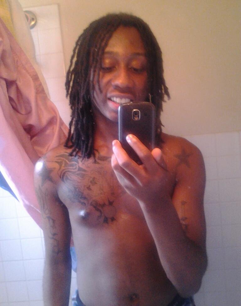 #Im 17 years old I was born February 10,1996 #I live in Birmingham, AL # Imma cool laid back guy# Fwm!