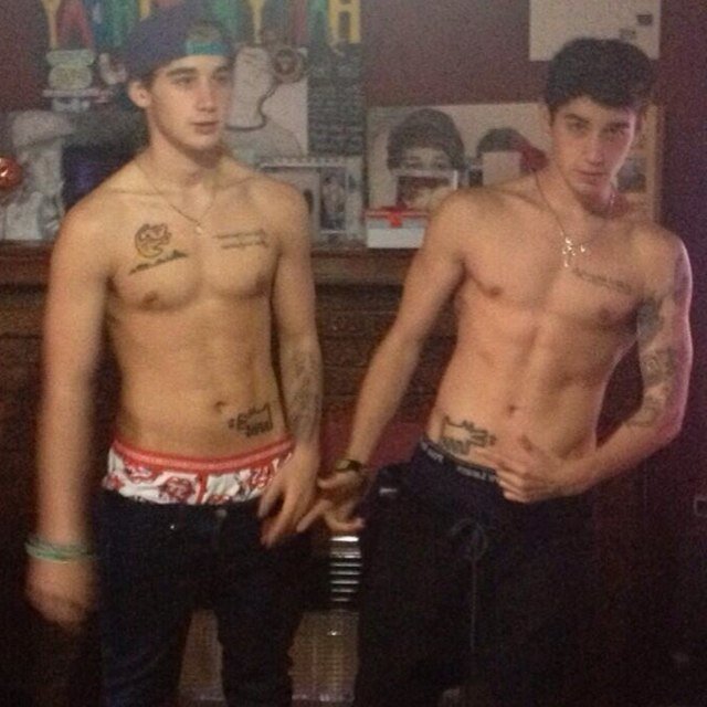 In love with five reckless boys. Janoskianator 4/5+Gina, Mariam, Ronnie, and Veronica.