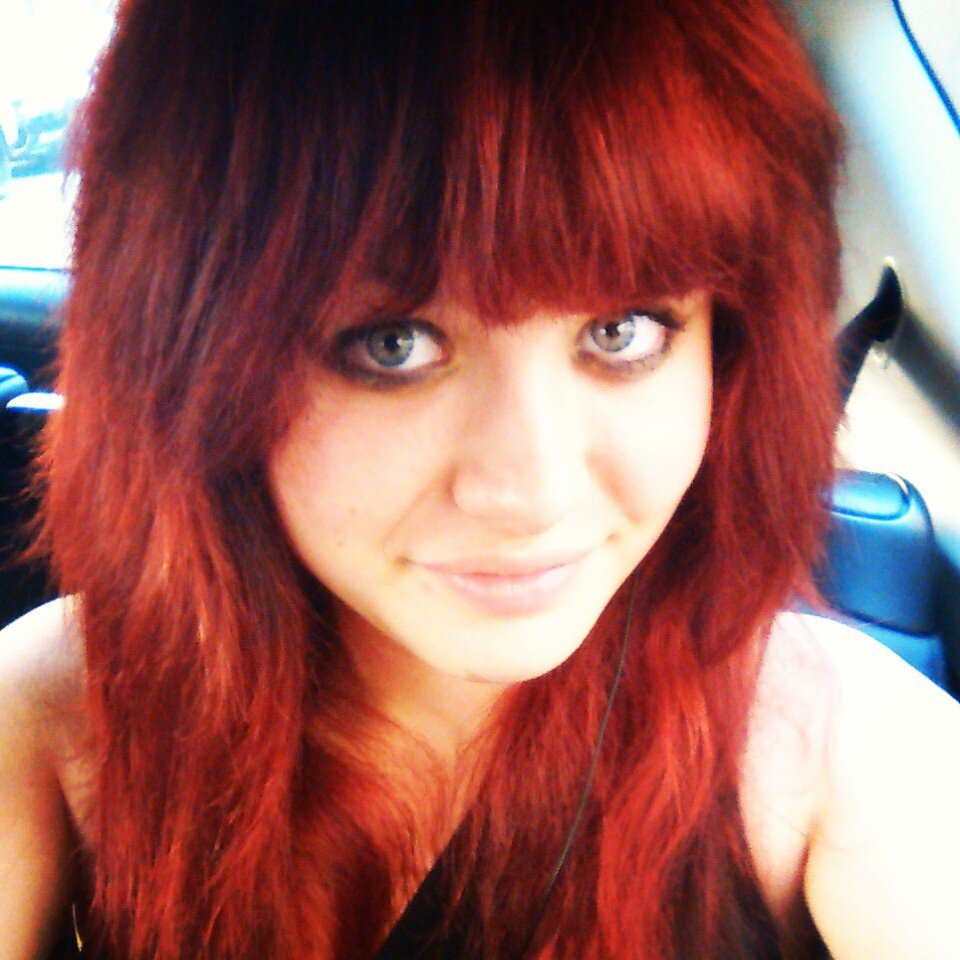 16. Fangirl. Music is my Life! Especially Of Mice & Men, Pierce The Veil, Asking Alexandria,Bring Me The Horizon and Issues ;3 YERP follow me c: