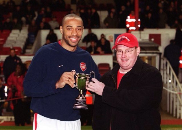 Arsenal season ticket, Clock End upper, Islington born, now Romford. Claims adjuster, 2012 Gamesmaker, 2019 Cricketeer, Husband, Dad, Granddad #coyg