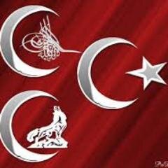 Doğacaktır sana vaad ettiği günler hakkın
Kimbilir belki yarın belki yarından da yakın.