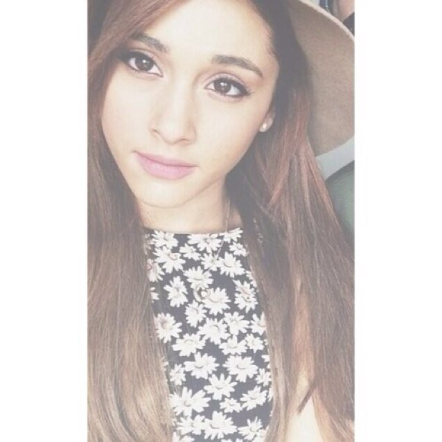 Fanpage for ariana, my flawless idol.