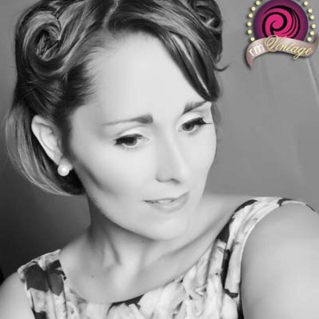 I like buttons. I am a teacher and singer. Check out my band on http://t.co/iUMQvQwb9L. I am quite partial to twirling and making cakes.