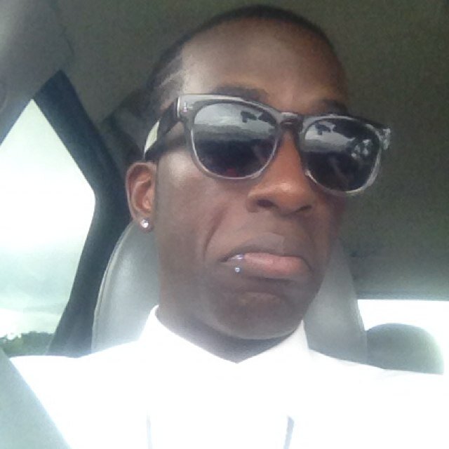 Musician/Scorpio Daddy♏/Socialite/Business Owner/ #Teamscorpio #Team2muchswag #TeamIPhone IG: Simbah87