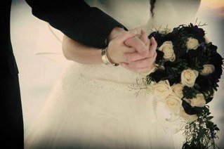 خذ من اليوم عبره ومن الامس خبره الدنيا مسأله حسابيه اطرح منها التعب والشقاء واجمع لها الحب والوفاء واترك الباقي لرب السماء
