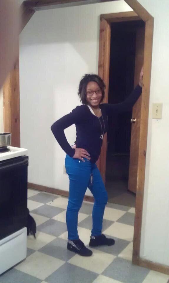 im great lover n love to play basketball n also go to school im and fashion designer