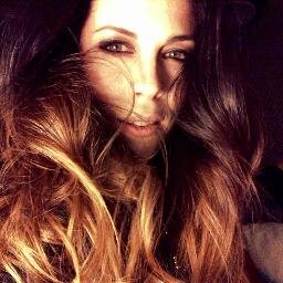 Fashion Stylist/
http://t.co/3JU8sRHM