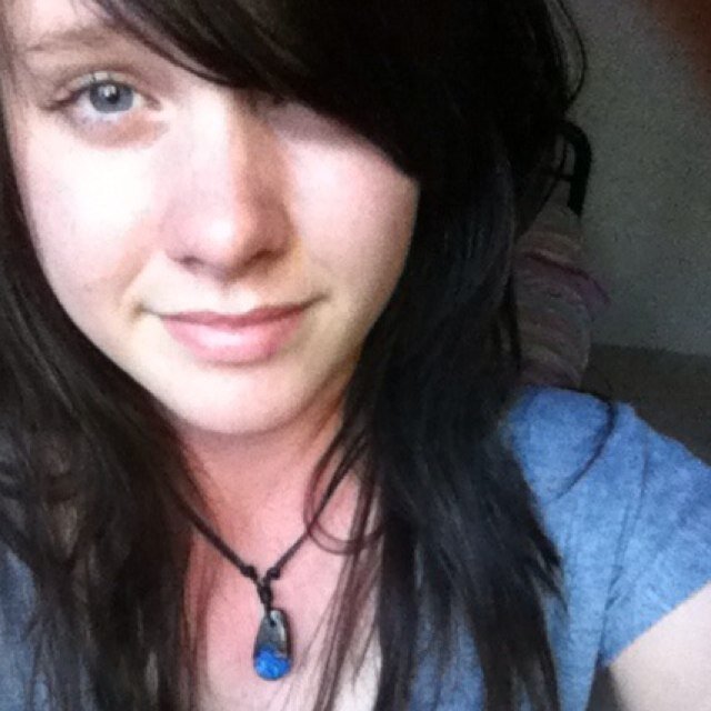 Hi everyone I'm new so follow me? || My name is Kayla || Taken :3 || 15 yo || Love to draw ^_^