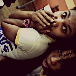'-' Quem se descreve se limita '-'