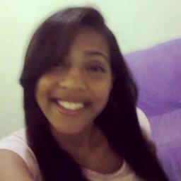 Solteira, soteropolitana, rubro-negra, 17 anos, HÉTERO! Grossa, chata ;)