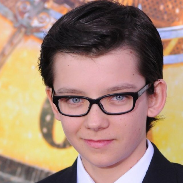 First Year Hogwarts Student. Son of Bruce Wayne/ Batman. Robin the Wizard. Pureblood. #HeroMagic