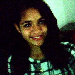 Sou uma menina que nasceu para ser feliz e não para ser normal !!