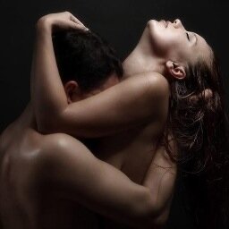 La cuestión es unir con un orgasmo razones, no hay pecado mortal. Disfrutemos de la lujuria, el sexo y la pasión, hagamos el amor cada día y jamás digas que no.
