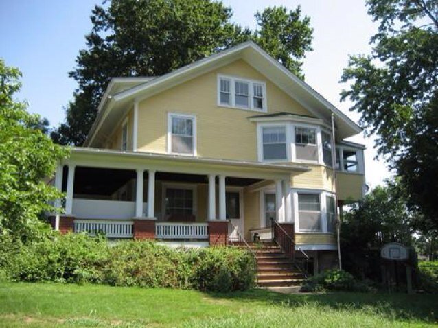Let's get it up in here. S/O to all of those that called 37 Moss home. Voted best off campus house - by the people and the cops