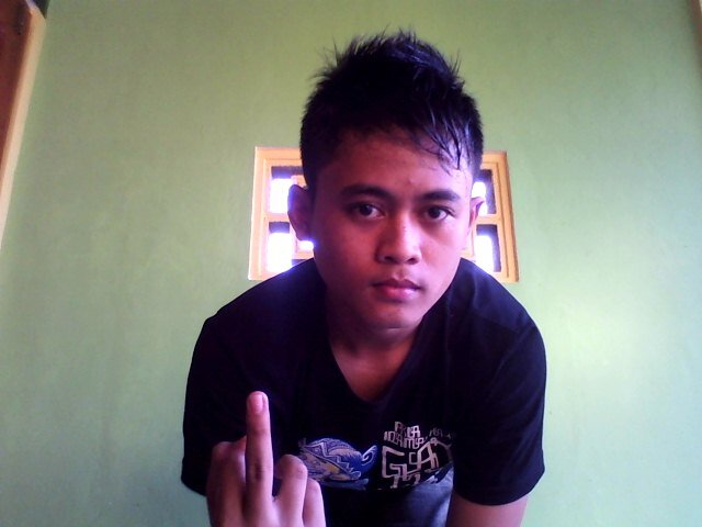 mengalah , menghindar , menghancurkan