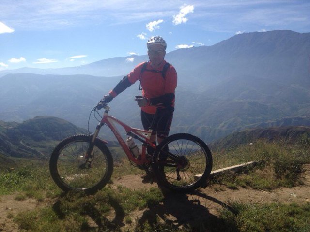 100% Democrata Empresario Trabajador Defensor De La Igualdad Y El Respeto De Todos Los Venezolanos Ciclista De Montaña y Amante De La Naturaleza