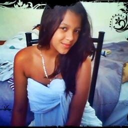 vive, goza, baila, rie , la vida es bella y solo es una hay que disfrutarla