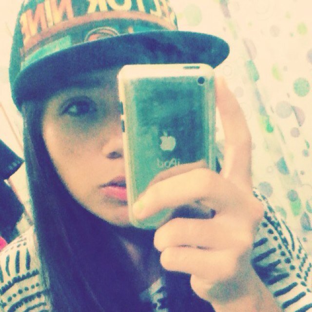 My life is perfect and my favorite band is One Direction I LOVE ONE DIRECTION HARRY , LOUIS , NIALL, ZAYN ,LIAM :)