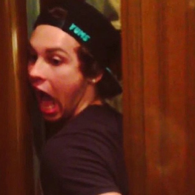 Social life? Yea i dont have one.. I BLAME EMBLEM3. Your a chloe? Thats cute. I love 3 faggots✌