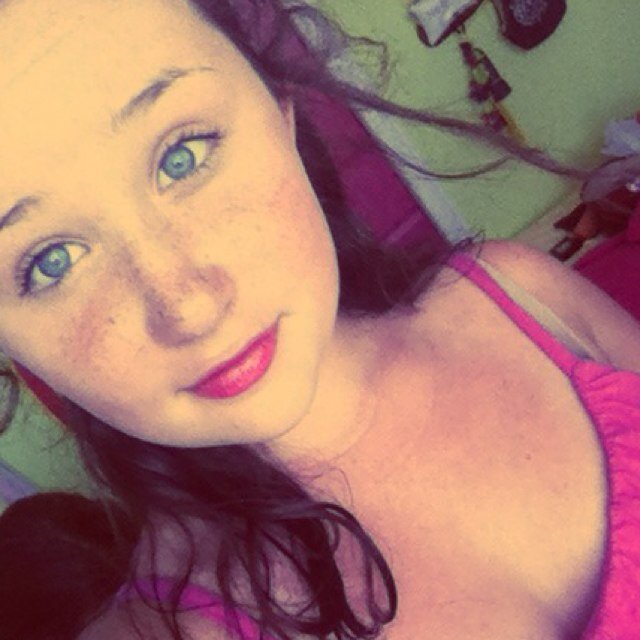 'Cause your perfect to me❤ Beauty guru (i mean i guess thats what you could say) under the name of GlamourGrace24
