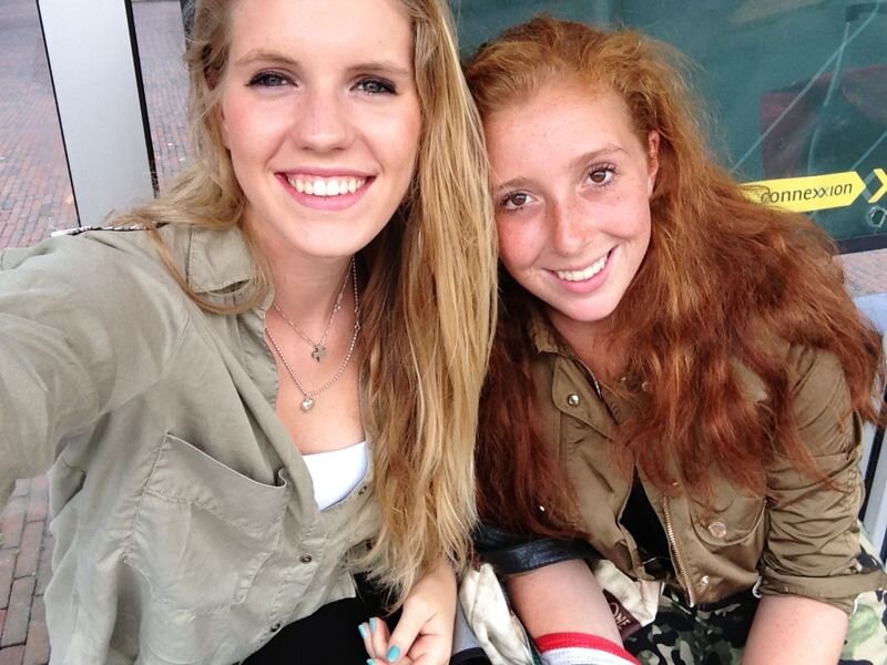 isa is een domme ginger loveeee xosara lol Ies is een chiller x iemand die geweldig is duuuh