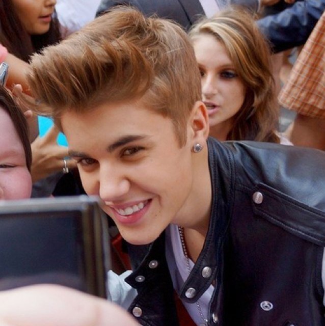 Im a BELIEBER got a problem!!! I love to sing , want to be a singer when im older and sing a duet with JB , everyone tells me that i will fail but NSN!!