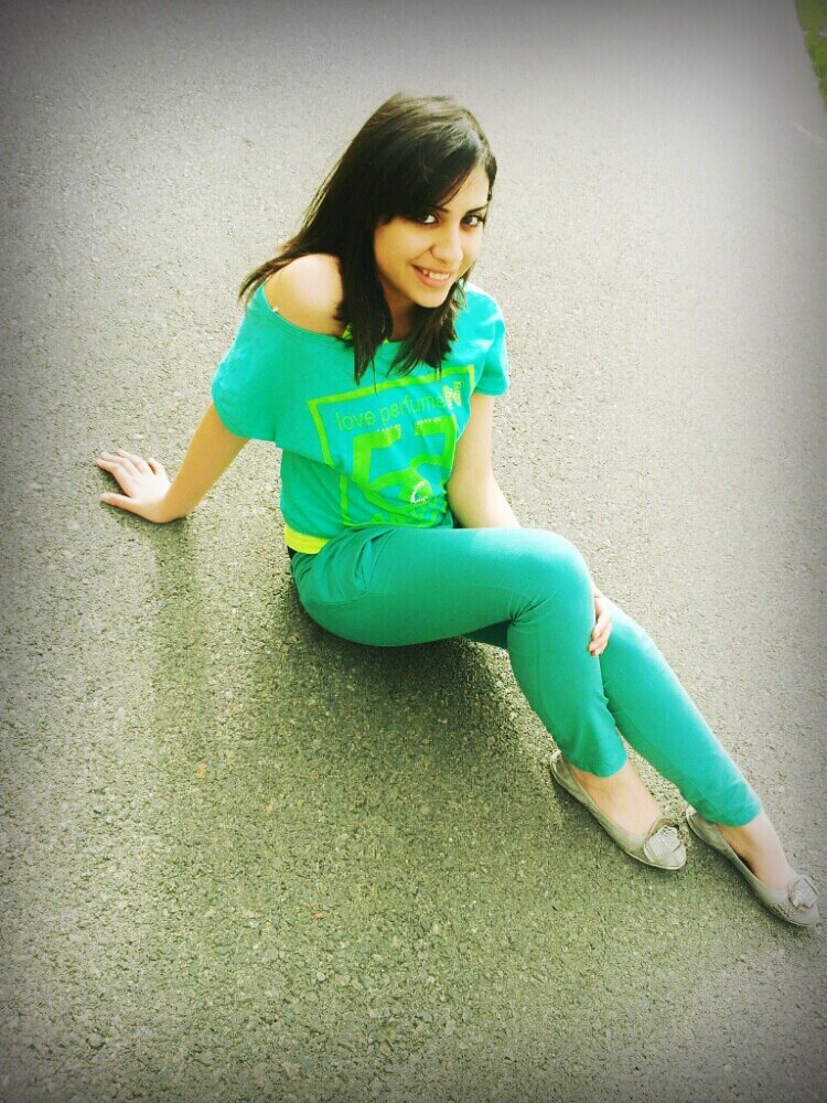 BeLieVeS in miracles ♥ living young and wild and freee xD  follow and i'll follow back..