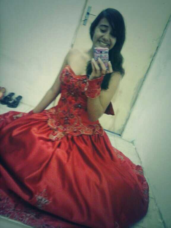http://t.co/sYIIGINxLL…     
Bailarina...