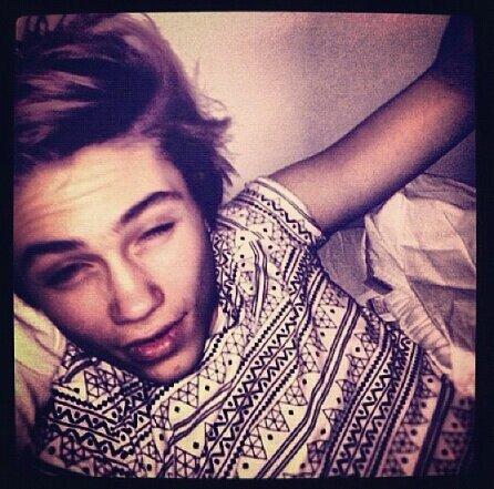 Follow me right now haha.    I love #SWAG #Supreme #OBEY