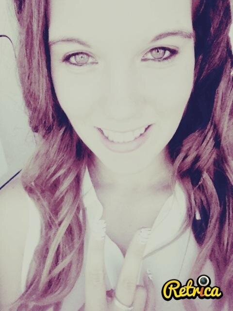 Tout simplement amoureuse..                                                  
MonFacebook : https://t.co/9hTg86qBgm
