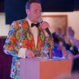 Veilingmeester en mediator. Voor ieder veilingevenement commercieel of voor het goede doel met veilingmeester Nielsson succes verzekerd. Eenmaal, andermaal!