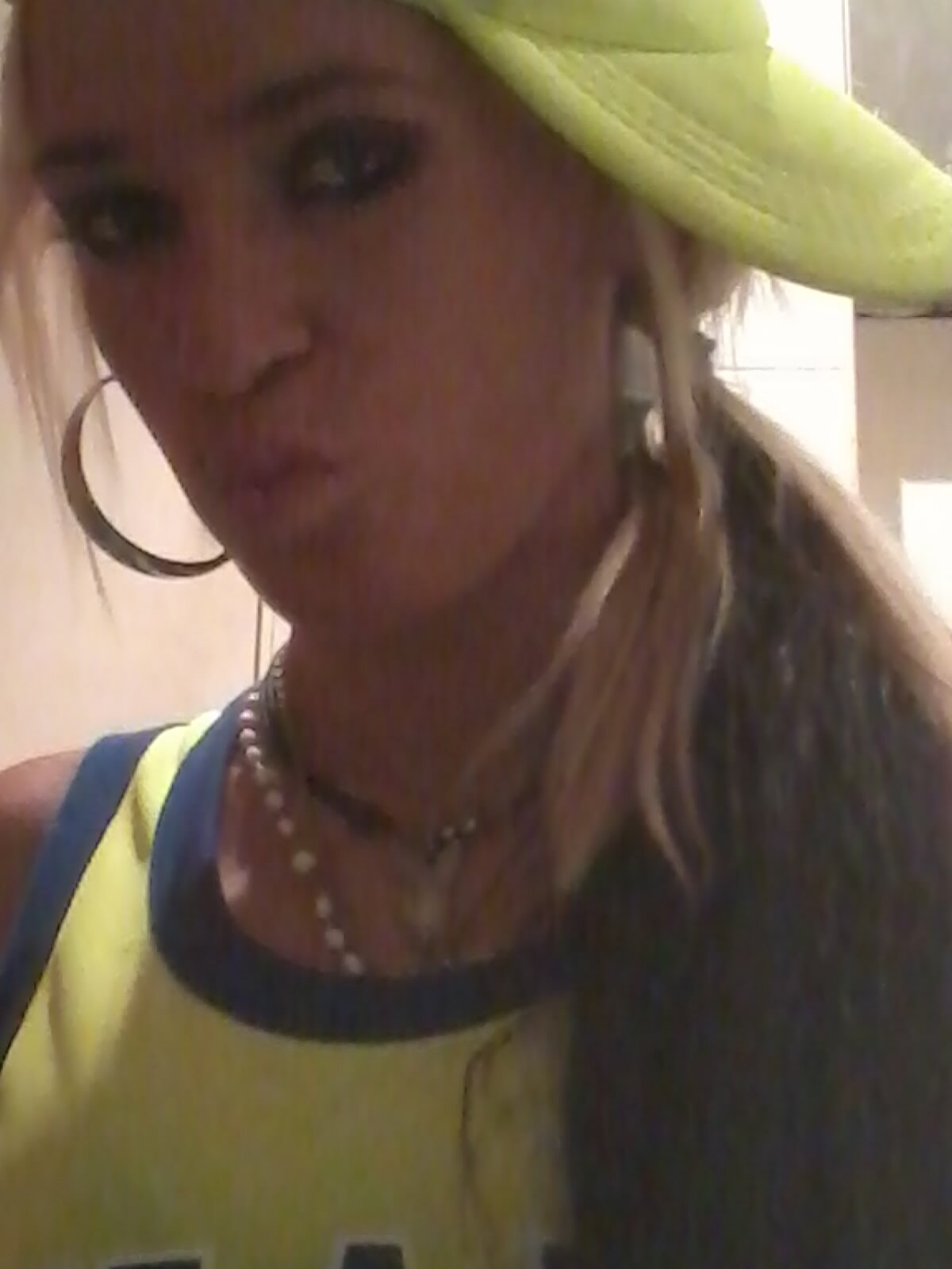 andaluza de 21 años con muxa wwassaaaa otra mujer como yo??? ni aunq la mandes aser wajajaja con genio,amiga de amigas y una mijita celosa 24# tqq