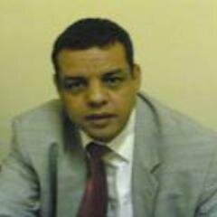 استاذ جامعي محام عن الضعفاء