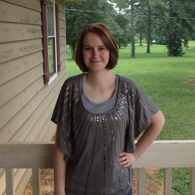 dozenofroses's profile picture. YOLO :)