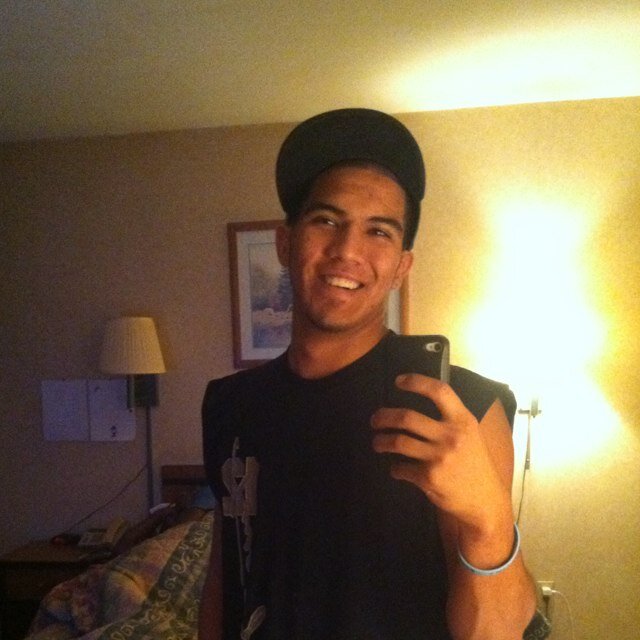 -12/22/1993
-average man
-follow me & ill follow back