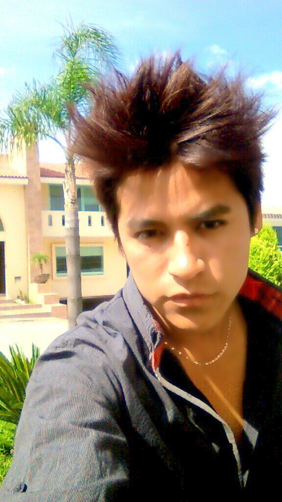 ZentenoDanii's profile picture. Aveces la mejor forma de sentirse vivo es rosando la muerte. ^^