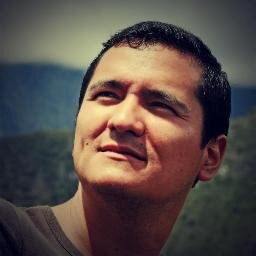 Hijo de la tierra del Inca; aprendiz de padre y compañero; aficionado a la historia del arte, la fotografía y la escritura; y gestor de riesgos no financieros.