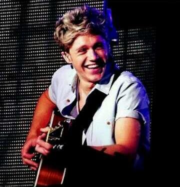 hi beautiful i know things might be crazy but i promise things will all be good x you don't have to follow my account @lovelyycraic but i follow back :)