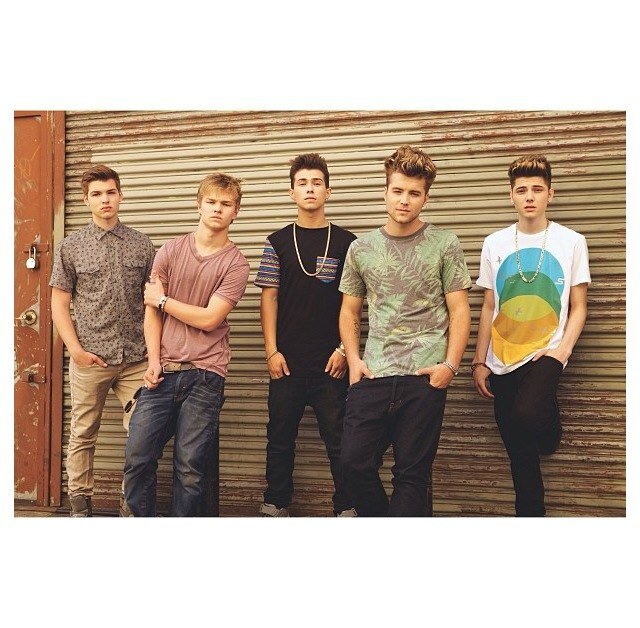 ❁ i just wanted to know their names, not fall in love with them but now they mean the world to me ❁