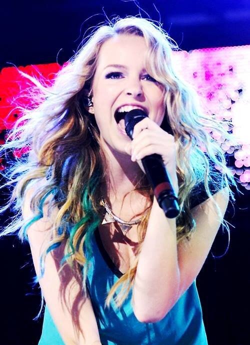 Cuenta de apoyo a Bridgit Mendler en StarFM.