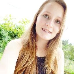 Peerfeeita e impeerfeeita, soh depeendee dee queem vêê.